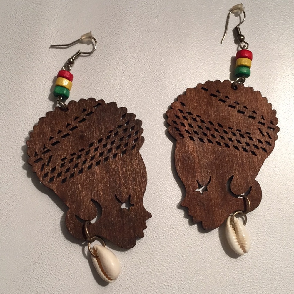 Earrings wearing earrings??